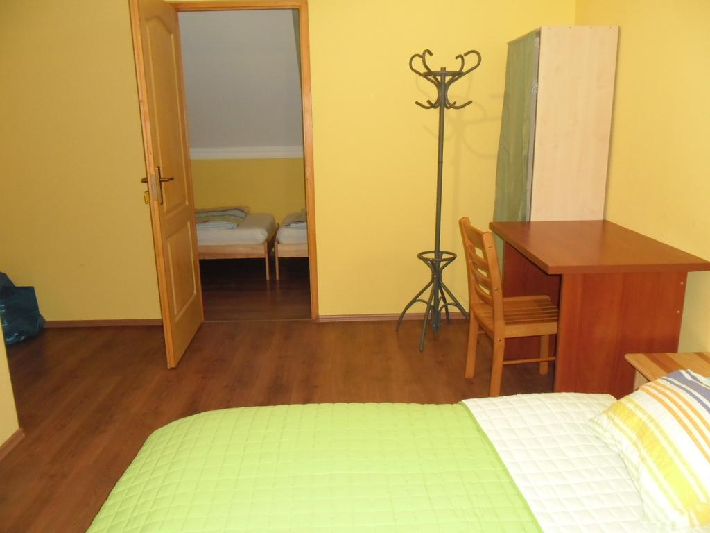 Attila Vendeghaz Tapioszentmarton Hotel Exterior photo